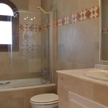 Holiday home Villamartin, Lovely 2 Bed House, Short Walk To The Plaza. *